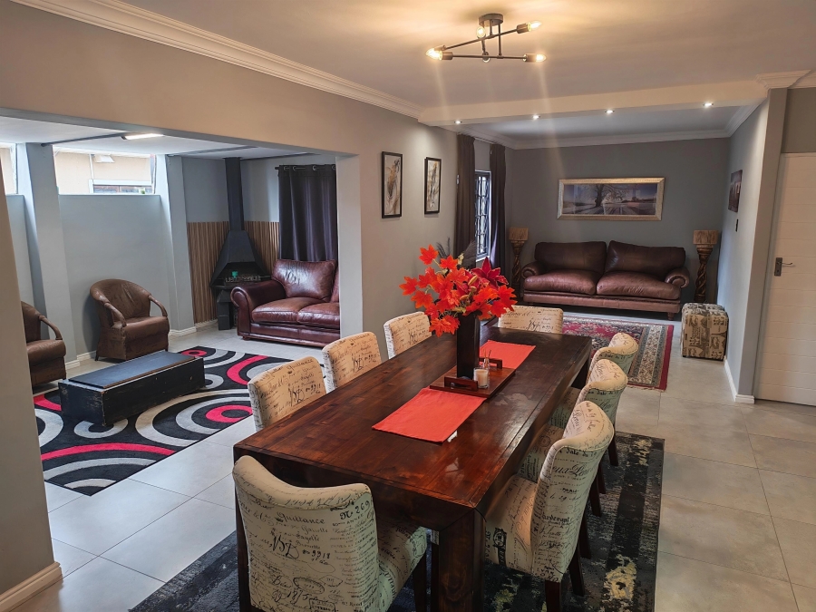 4 Bedroom Property for Sale in Gustrouw Western Cape